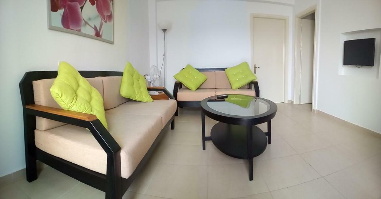 Fiona Seafront Apartments นิเกียนา ภายนอก รูปภาพ